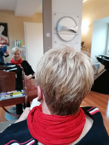 Gittis Hairstyle In Trofaiach