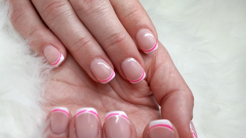 Top Nails 19460