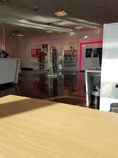 Cell Phone Store «T-Mobile», reviews and photos, 8937 Washington Blvd Suite 303, Pico Rivera, CA 90660, USA