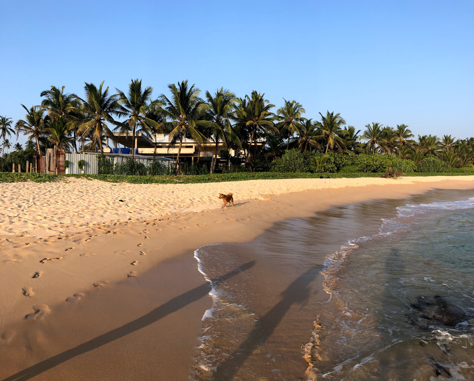 Fotografie cu Midigama Beach cu golful spațios