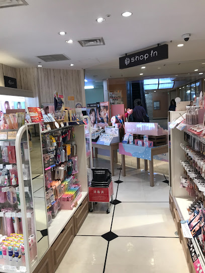 shop in 心斎橋オーパ店