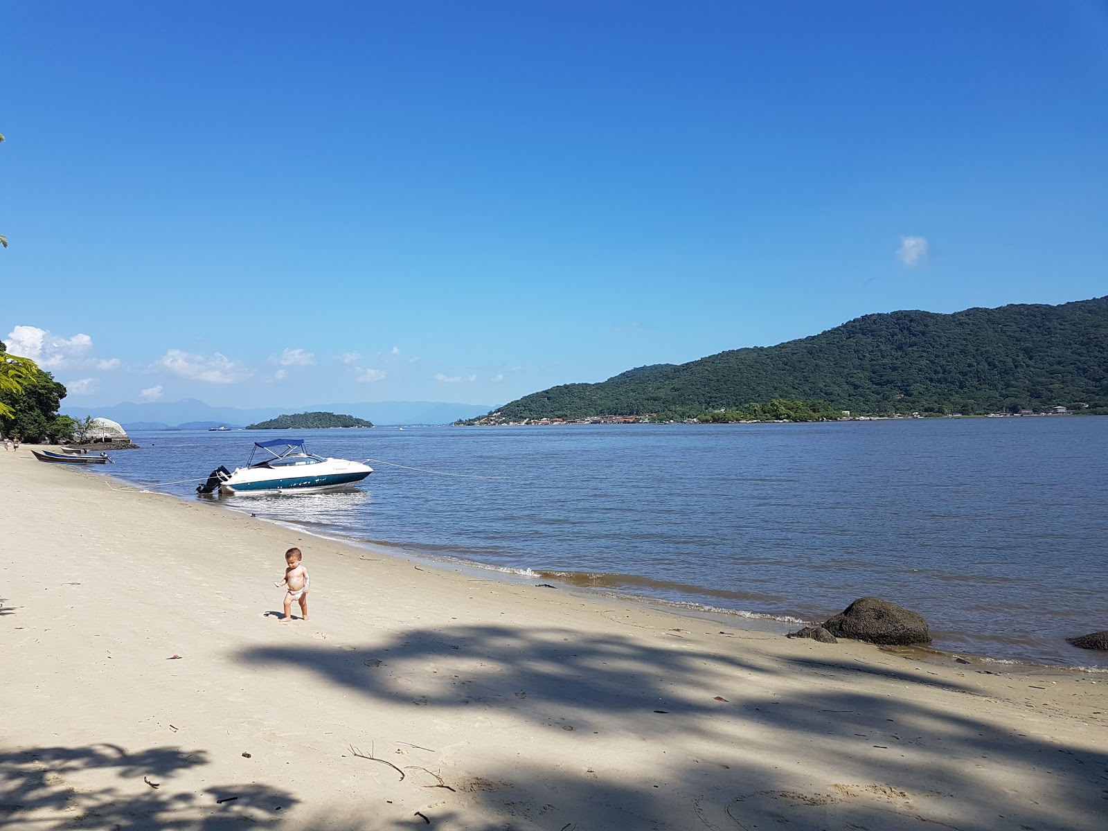 Foto von Ilha das Flores Beach - beliebter Ort unter Entspannungskennern