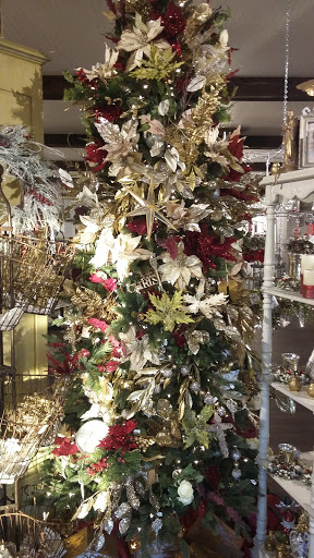 Gift Shop «Sisters Gifts & Boutiques», reviews and photos, 918 10th St, Floresville, TX 78114, USA