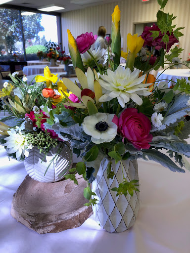 Florist «K & M Floral & Interior Plant Designs», reviews and photos, 537 Main St, Woodland, CA 95695, USA