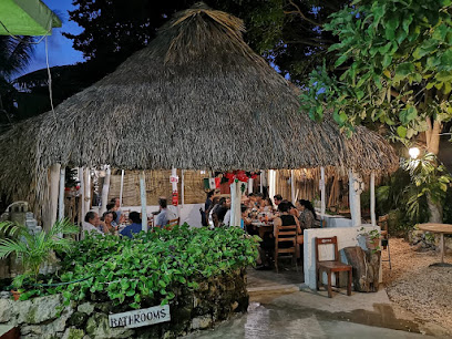 Restaurante Bar El Capitán - C. Alfa Sur C2, Tulum Centro, 77780 Tulum, Q.R., Mexico