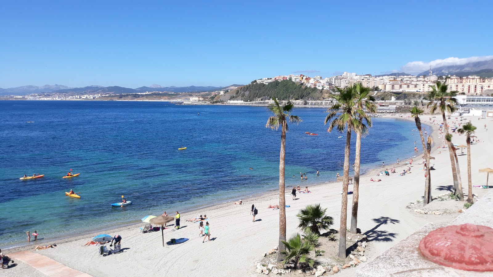 Fotografija Playa de la Ribera z lahki kamenček površino