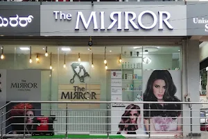 The MIRROR unisex salon image