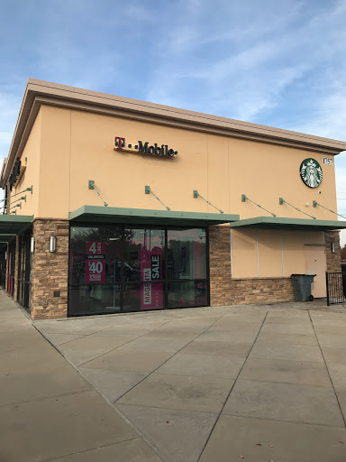 Cell Phone Store «T-Mobile», reviews and photos, 1757 E Hebron Pkwy, Carrollton, TX 75010, USA
