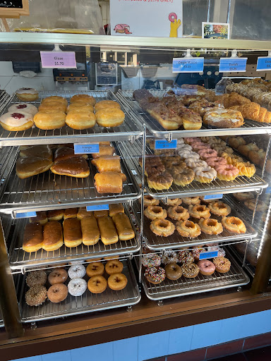 Donut Shop «Lucky Donuts», reviews and photos, 140 SW 152nd St, Seattle, WA 98166, USA