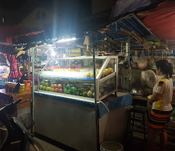 ร้านผลไม้ตัดแต่ง photo