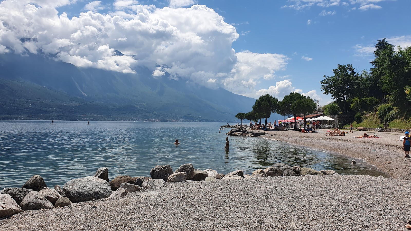 Spiaggia Cola'in fotoğrafı - rahatlamayı sevenler arasında popüler bir yer