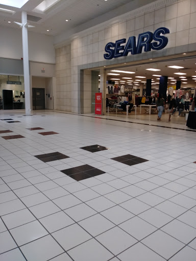 Shopping Mall «Auburn Mall», reviews and photos, 385 Southbridge St, Auburn, MA 01501, USA