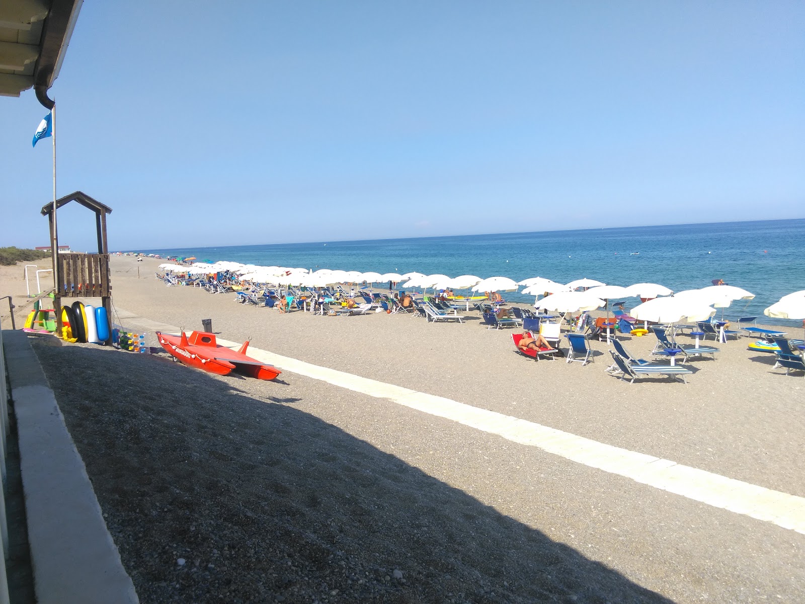 Foto av Ciro' Marina beach II med lång rak strand