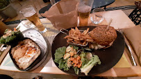 Hamburger du Restaurant La Cabane à Sausset-les-Pins - n°17