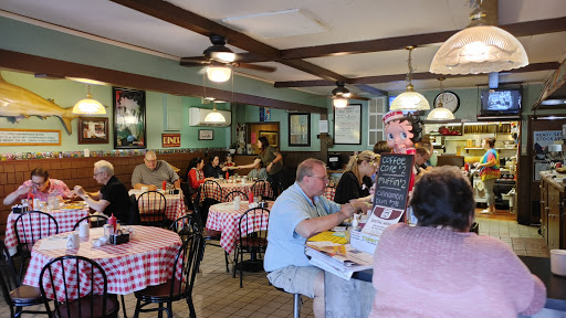 Maries Family Diner image 4