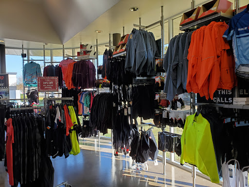 Bicycle Store «Bike Barn - Westchase», reviews and photos, 11105 Westheimer Rd, Houston, TX 77042, USA