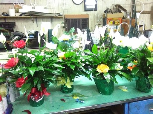 Stromas Flowers & Gift Shop & Monuments LLC