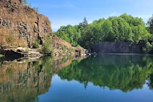 Natur- und Steinbruch- Lehrpfad Königshain image