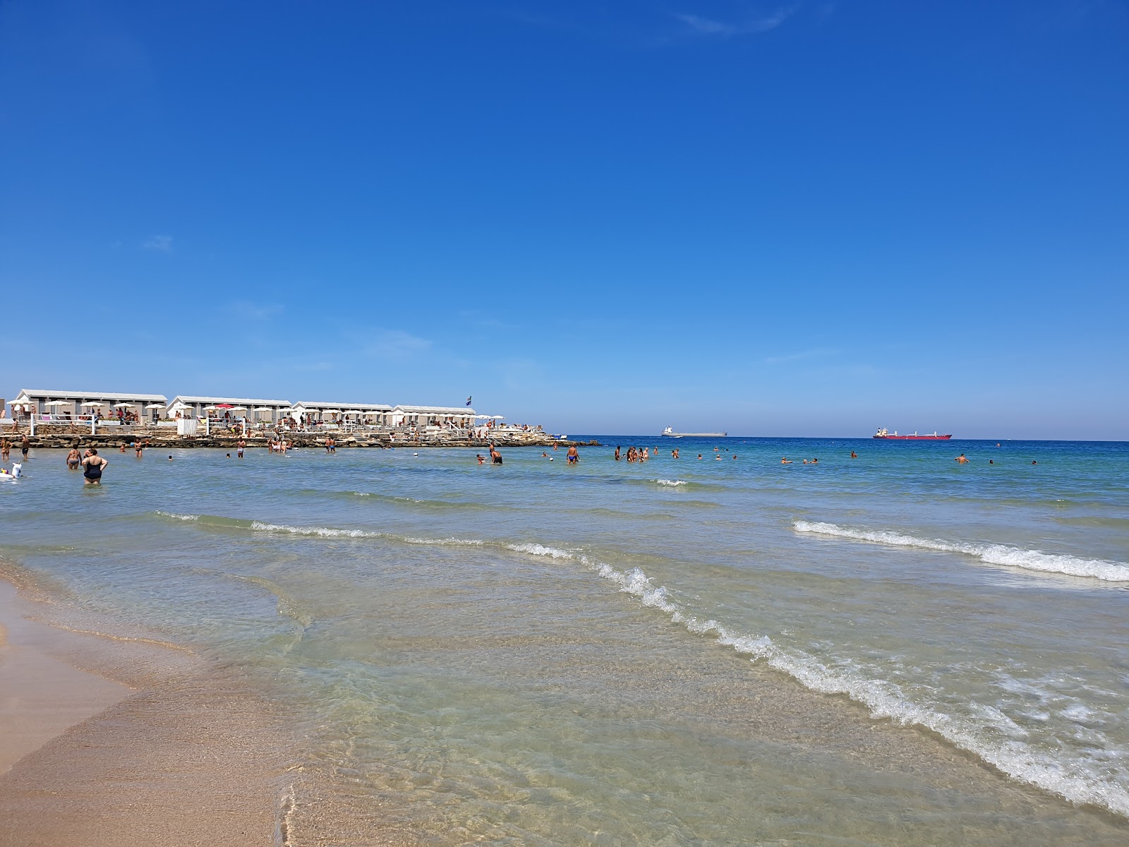 Foto van Lido San Francesco beach met blauw puur water oppervlakte