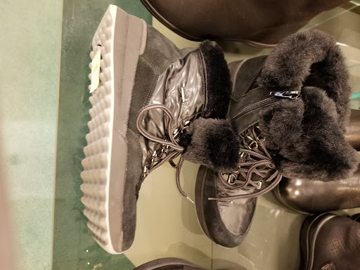 Department Store «Von Maur», reviews and photos, 4444 1st Ave NE, Cedar Rapids, IA 52402, USA