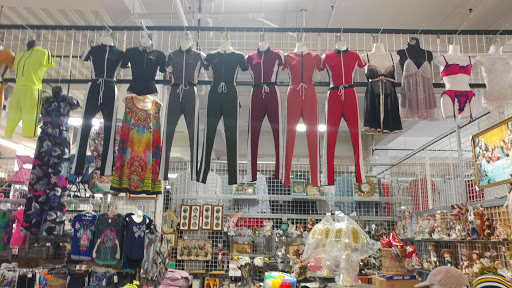 Shopping Mall «Mitchell Mall», reviews and photos, 1020 W Historic Mitchell St, Milwaukee, WI 53204, USA