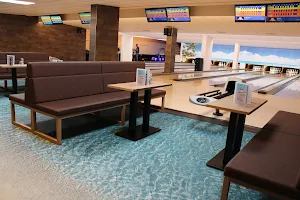 Bowling & Billard Lounge image