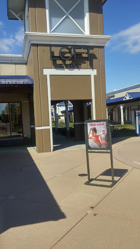 Outlet Mall «Tanger Outlet Jeffersonville», reviews and photos, 8000 Factory Shops Blvd, Jeffersonville, OH 43128, USA