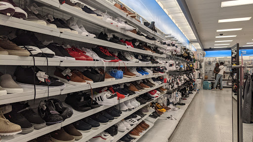 Clothing Store «Ross Dress for Less», reviews and photos, 6507 Fallbrook Ave, West Hills, CA 91307, USA