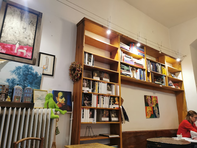 MassolitBudapest Books and Café - Könyvesbolt