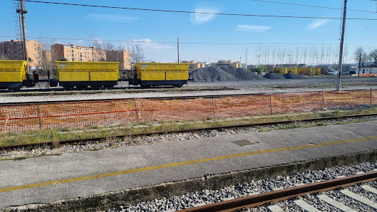 Gricignano-Teverola 81030 Stazione Ferroviaria CE, Italia