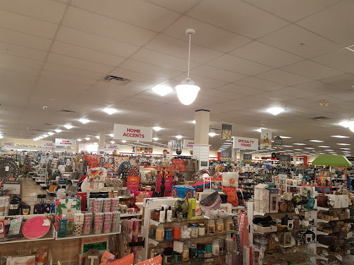 Department Store «T.J. Maxx & HomeGoods», reviews and photos, 111 Taunton St, Plainville, MA 02762, USA