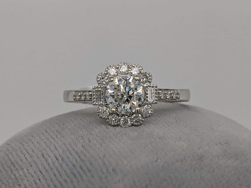 Pawn Shop «Money & More», reviews and photos, 1025 S Riverside Dr, Iowa City, IA 52246, USA