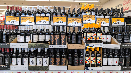 Grocery Store «Grocery Outlet Bargain Market», reviews and photos, 6335 Commerce Blvd, Rohnert Park, CA 94928, USA