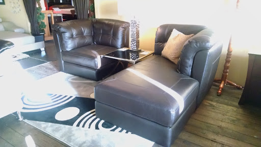 Furniture Store «Costless Warehouse Furniture», reviews and photos, 7859 S 180th St, Kent, WA 98032, USA