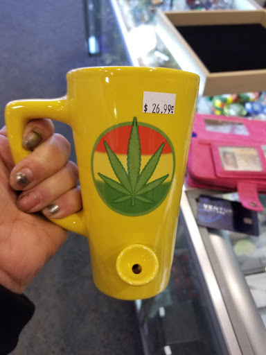 Tobacco Shop «Little Canada Smoke Shop & Specialties LLC», reviews and photos, 37 Little Canada Rd E, St Paul, MN 55117, USA