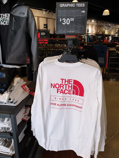 Clothing Store «The North Face Outlet», reviews and photos, 3790 Livermore Outlets Dr, Livermore, CA 94551, USA