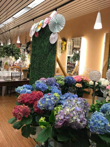 Florist «Black Iris Florist», reviews and photos, 1724 Virginia Beach Blvd #106, Virginia Beach, VA 23454, USA