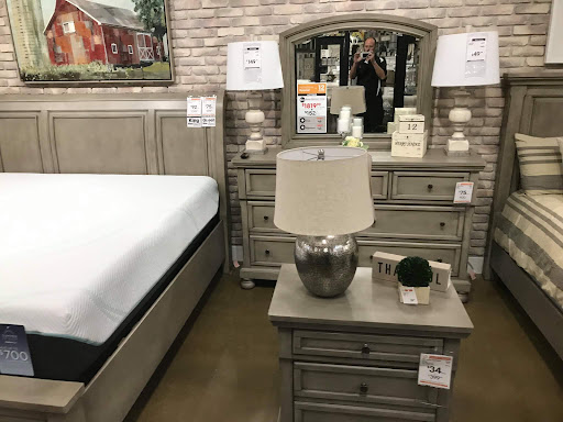 Furniture Store «Ashley HomeStore Wichita East», reviews and photos, 11645 E Kellogg Dr N, Wichita, KS 67207, USA