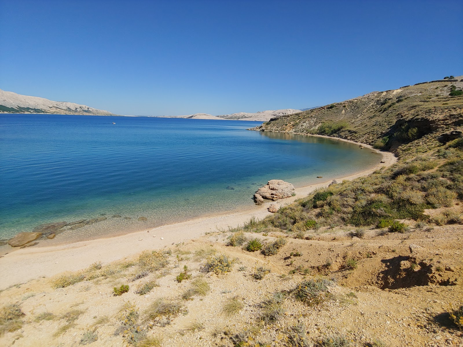 Foto von Veli-Bok beach mit kleine, beiger kiesel Oberfläche