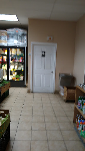 Grocery Store «Royal Indian Grocery», reviews and photos, 560 New Park Ave, West Hartford, CT 06110, USA