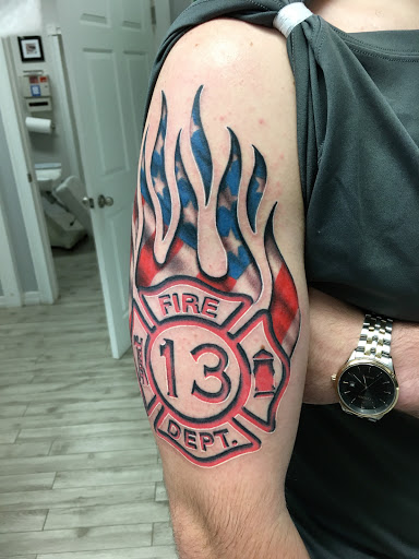 Tattoo Shop «Spirit Gallery Tattoo», reviews and photos, 207 Bank St, New London, CT 06320, USA