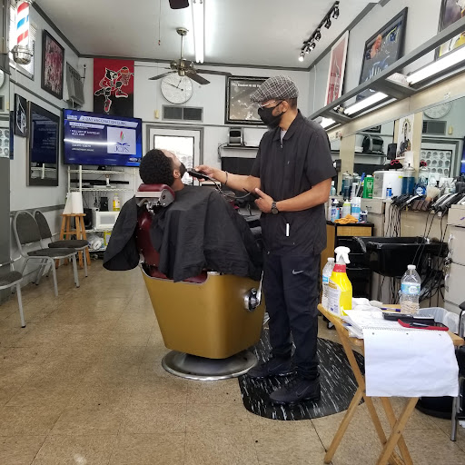 2300 W Broadway # 3, Louisville, KY 40211, USA