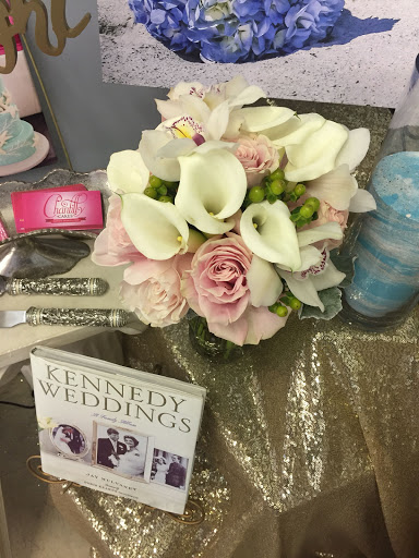 Florist «Open Air Designs - Florist | Wedding Planning | Gifts», reviews and photos, 607 N Myrtle Ave, Clearwater, FL 33755, USA