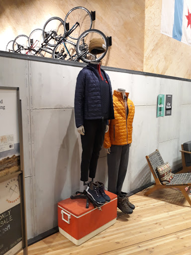 Camping Store «REI», reviews and photos, 1466 N Halsted St, Chicago, IL 60642, USA