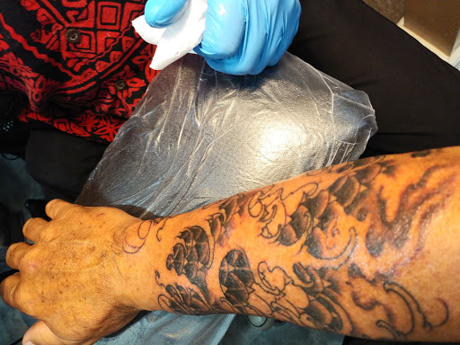 Tattoo Shop «No Ka Oi Tiki Tattoo», reviews and photos, 610 S 4th St, Philadelphia, PA 19147, USA