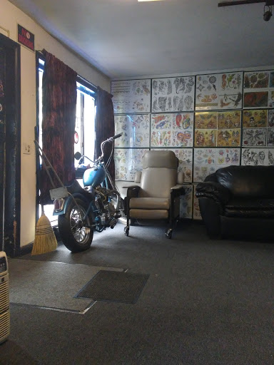 Tattoo Shop «Freehanman Tattoo», reviews and photos, 25 PA-611, Bartonsville, PA 18321, USA