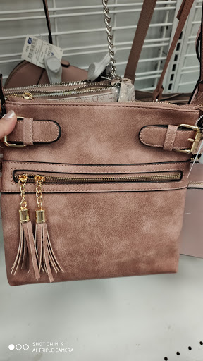 Clothing Store «Ross Dress for Less», reviews and photos, 1237 E Golf Rd, Schaumburg, IL 60173, USA