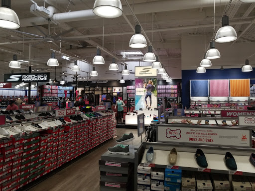Shoe Store «SKECHERS Factory Outlet», reviews and photos, 19000 S Vermont Ave, Gardena, CA 90248, USA