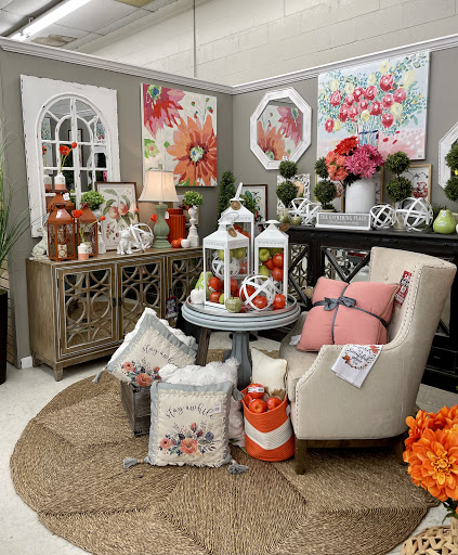 Home Goods Store «Trees n Trends - Henderson, KY», reviews and photos, 1900 US-41 #7, Henderson, KY 42420, USA