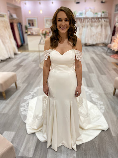 Bridal Shop «Here Comes The Dress», reviews and photos, 850 E 1050 N #101, Chesterton, IN 46304, USA